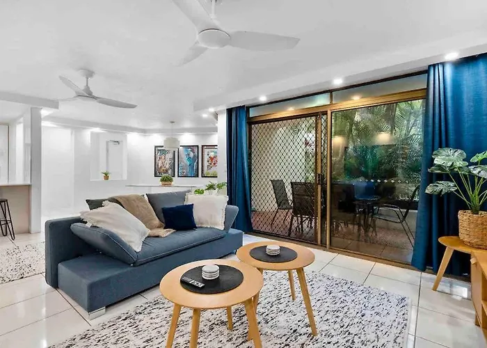 Surfers Paradise Beachside Retreat
