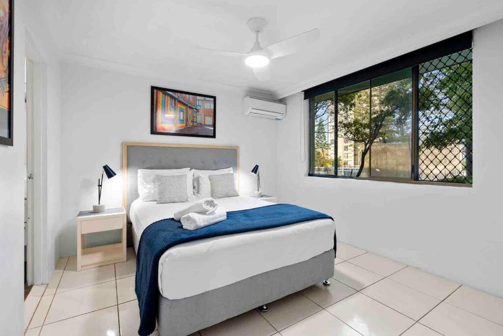 Surfers Paradise Beachside Retreat *