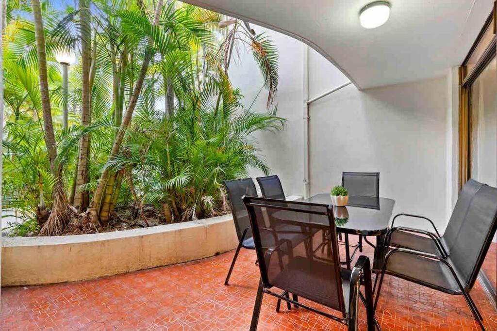 Apartment Surfers Paradise Beachside Retreat *